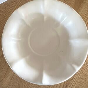 Vintage McCoy pottery mid-century ruffled bowl bone white 7.5” x 2.5”.
